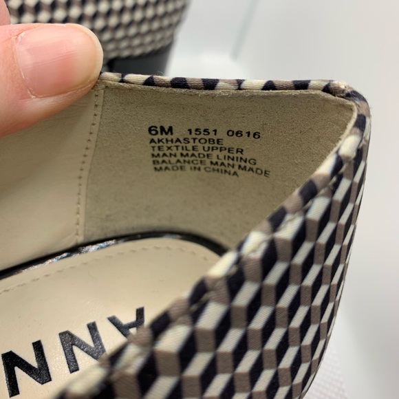 Anne Klein Black & White Patterned Block Heels Pumps - Picture 7 of 8